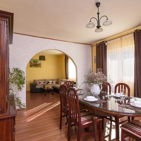 Apartmen Karmen 2 โตรกีร์ ภายนอก รูปภาพ