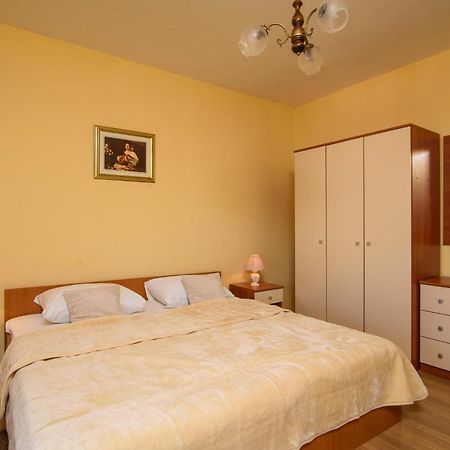 Apartmen Karmen 2 โตรกีร์ ภายนอก รูปภาพ